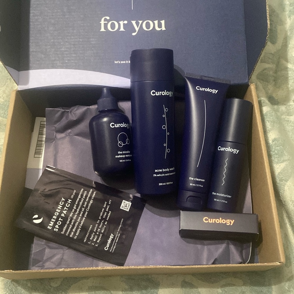 COPY - Curology 6 piece skincare set NIB